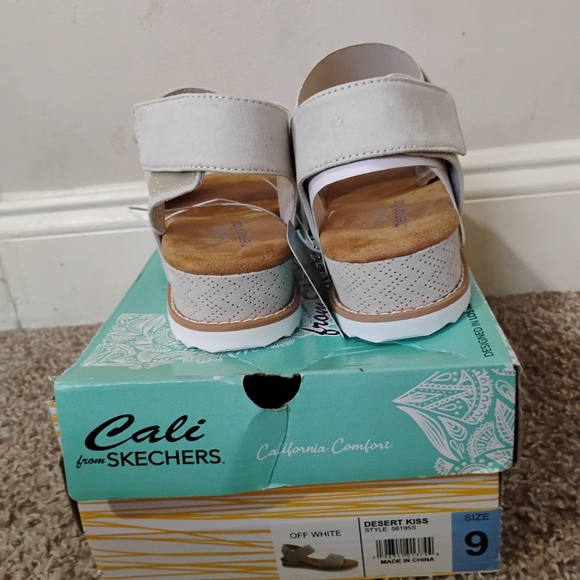 Women's Cali from Skechers Memory foam Velcro Sandals Dessert Kiss Size 9 - Picture 7 of 10